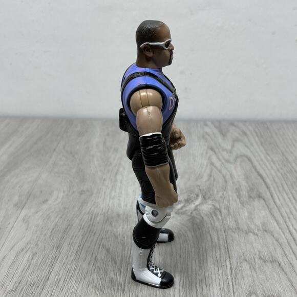 Vintage 1999 D-VON DUDLEY ECW OSFTM action figure Pivot Punch w/ Trash Can - Picture 6 of 9